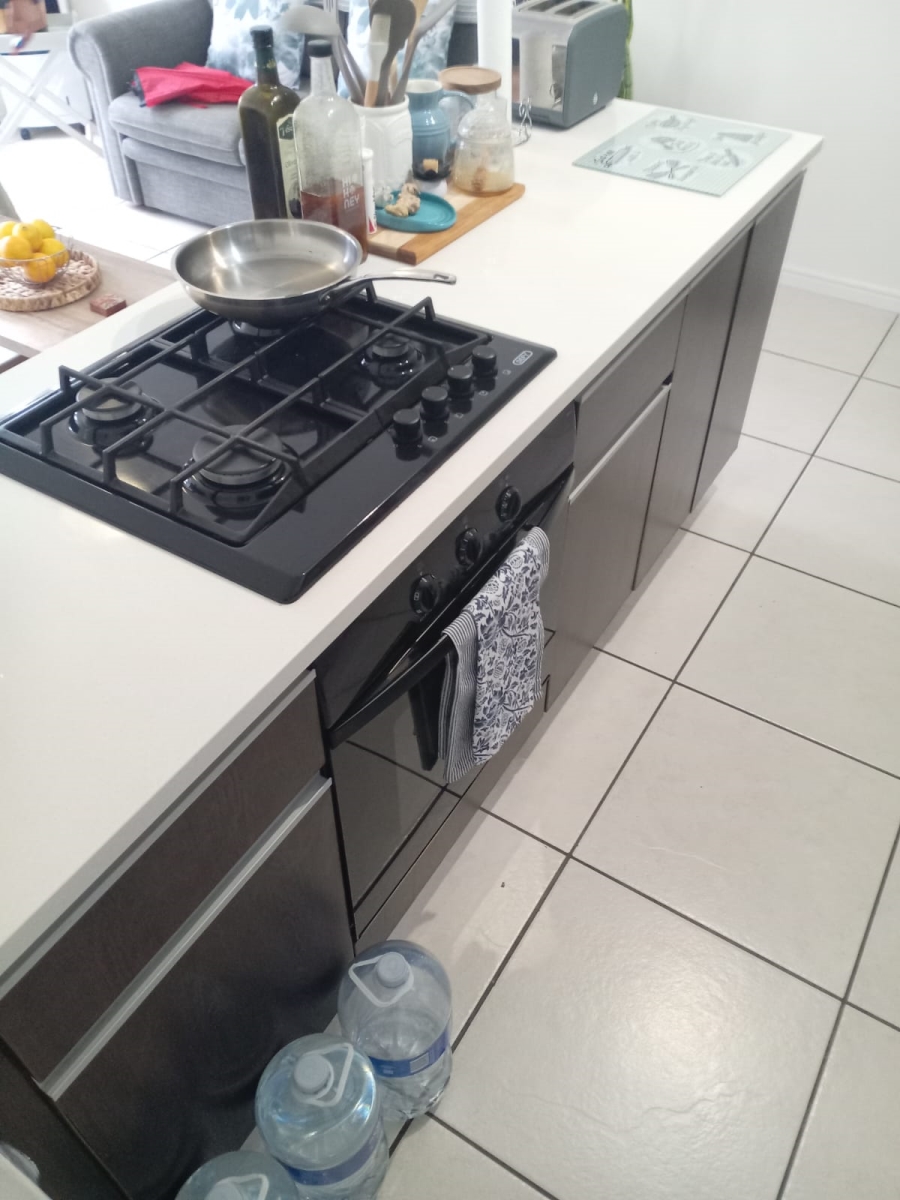 To Let 1 Bedroom Property for Rent in De Velde Western Cape